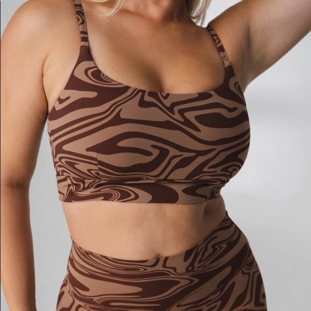 BALANCE / VITALITY  • The Flare Bra MEDIUM Desert